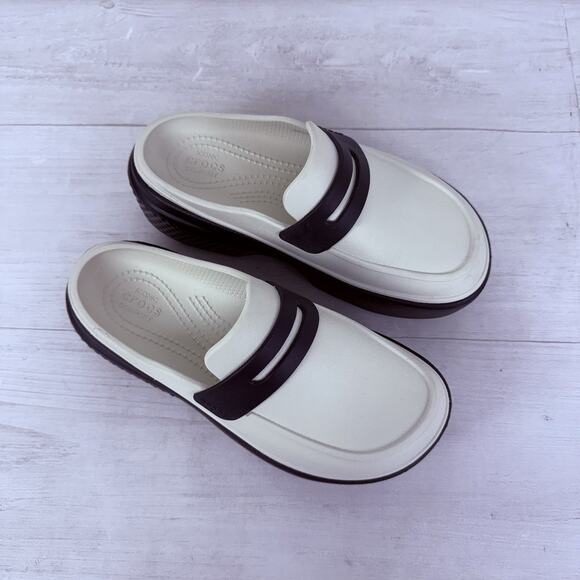 Crocs Stomp Loafers Womens 5 White Black Chunky Platform Y2K Slip On Waterproof - Picture 3 of 12